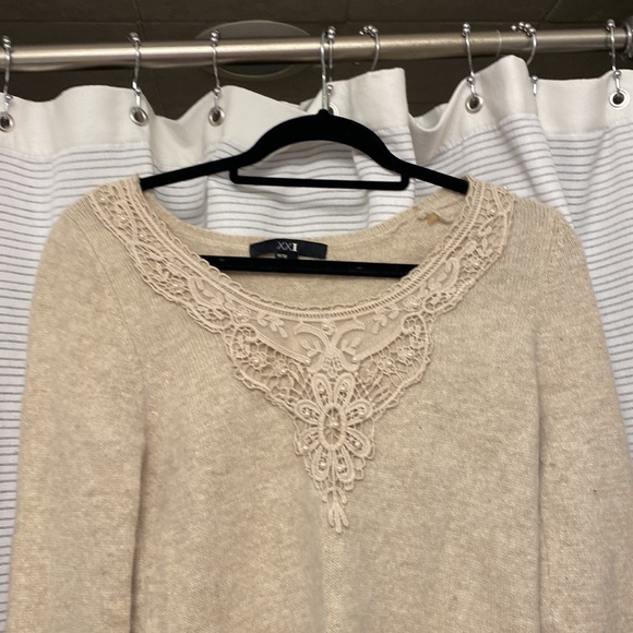 Beige Vintage Like Sweater - Picture 3 of 8